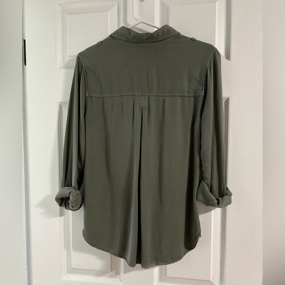 American Eagle Outfitters Sage Green Casual Shirt - Picture 2 of 3